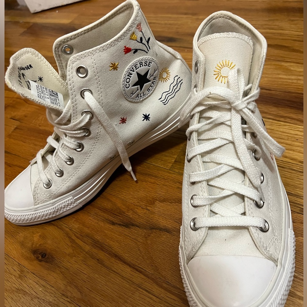 Size 10 discontinued converse.
